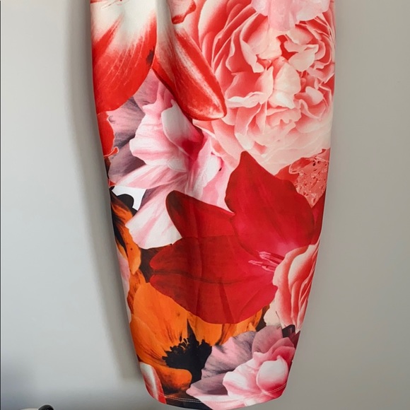 Mura Boutique Floral Fitted Dress - Picture 2 of 5